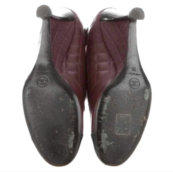 CHANEL Quilted Boots Burgundy & Black Toe Preloved Pristine condition - Picture 6 of 9